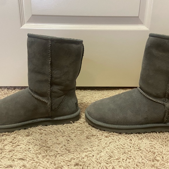 UGG Classic Short II boots - Picture 8 of 10